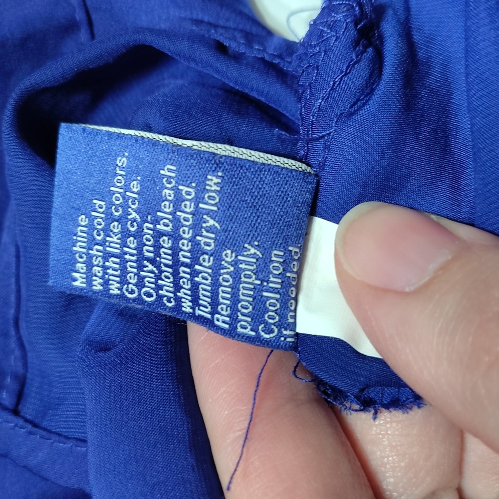 Apt. 9 Cobalt Blue Silky Flowy Blouse with Gold Hardware Size XL - Picture 4 of 9